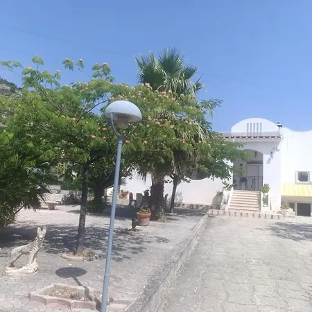 Antonella Alojamento de Acomodação e Pequeno-almoço Monte SantʼAngelo